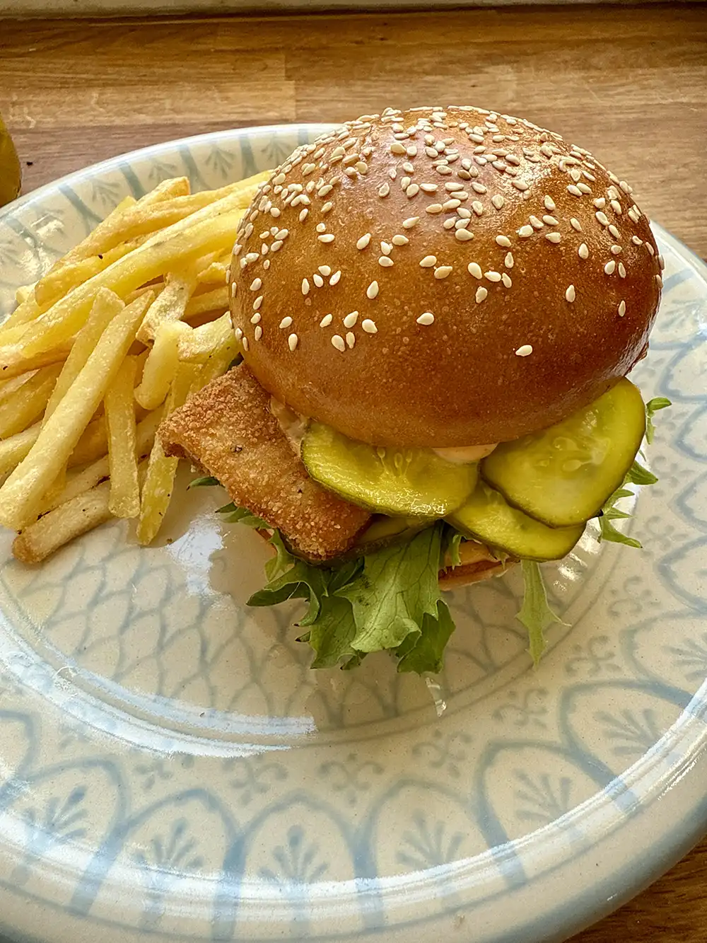 Karpburger z piklami curry